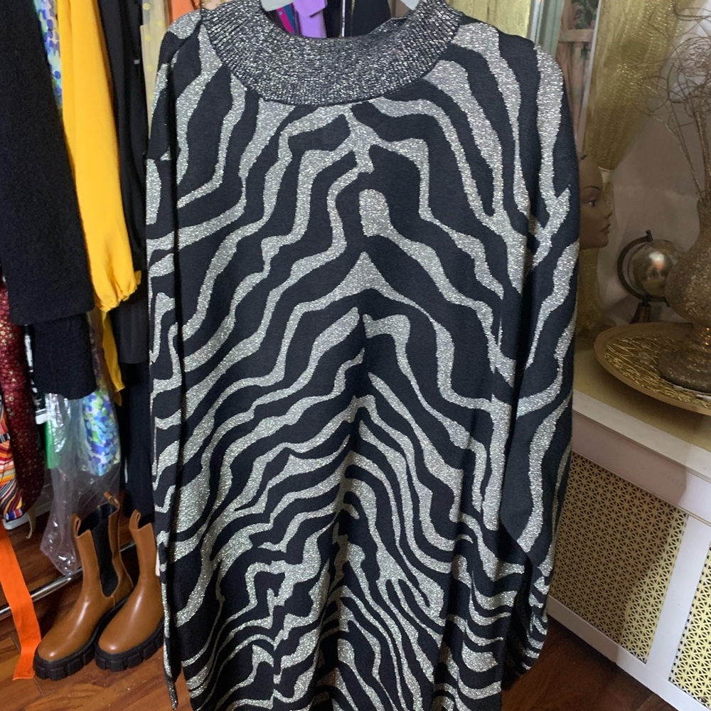 Dress - Picture 1 of 5